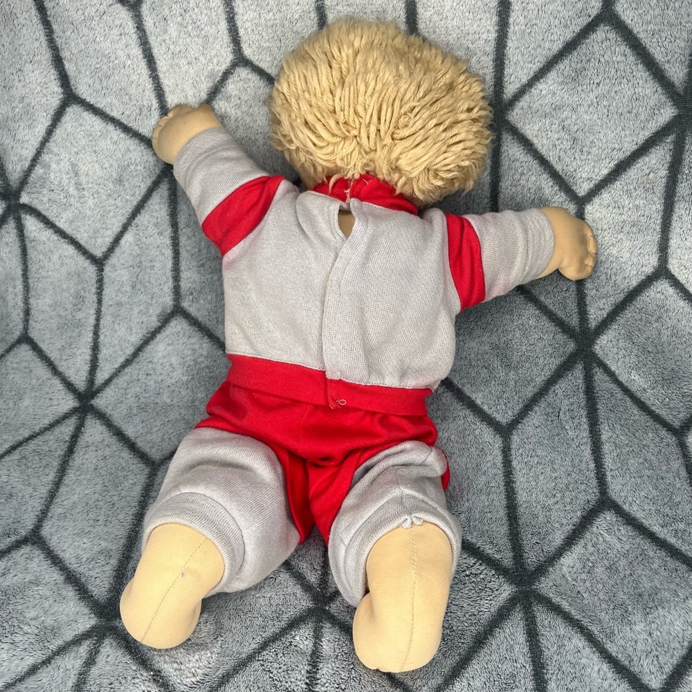 Vintage 1983 Cabbage Patch Kids HM3 Tan Wheat Hair Blue Eye Boy Doll Tracksuit F - Picture 2 of 8